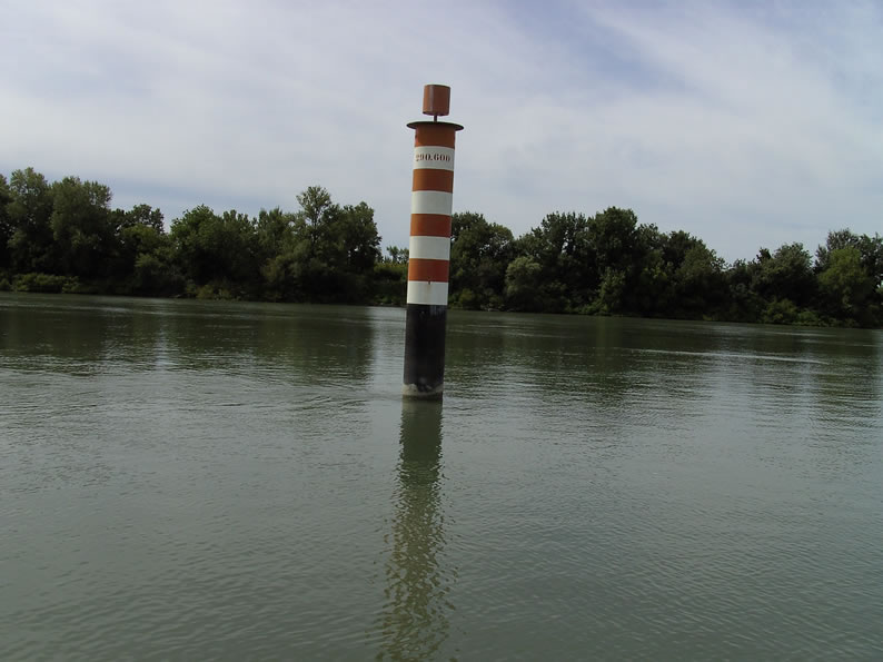 Rhone marks showing the limits of the sometimes very narrow channel of the now wide river